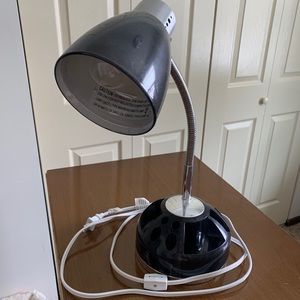 Desk lamp